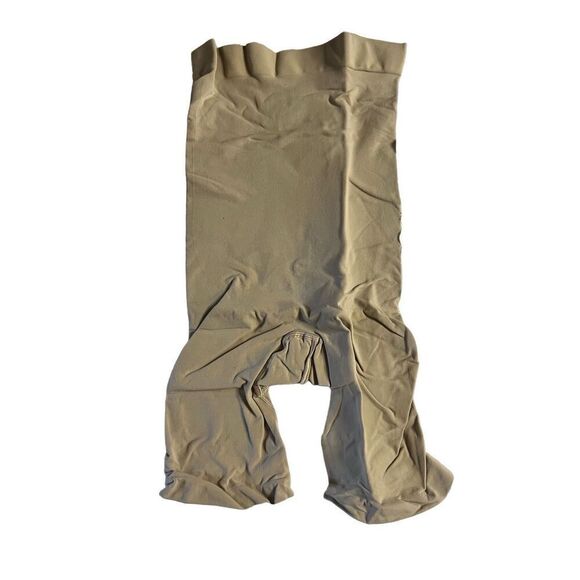 SKIMS Women's Clay Mid Waist Seamless Sculpt Mid Thigh Short Size XL NWT - Picture 1 of 5